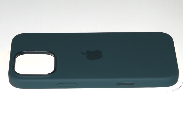 iPhone16 Pro Maxシリコンケースの右側